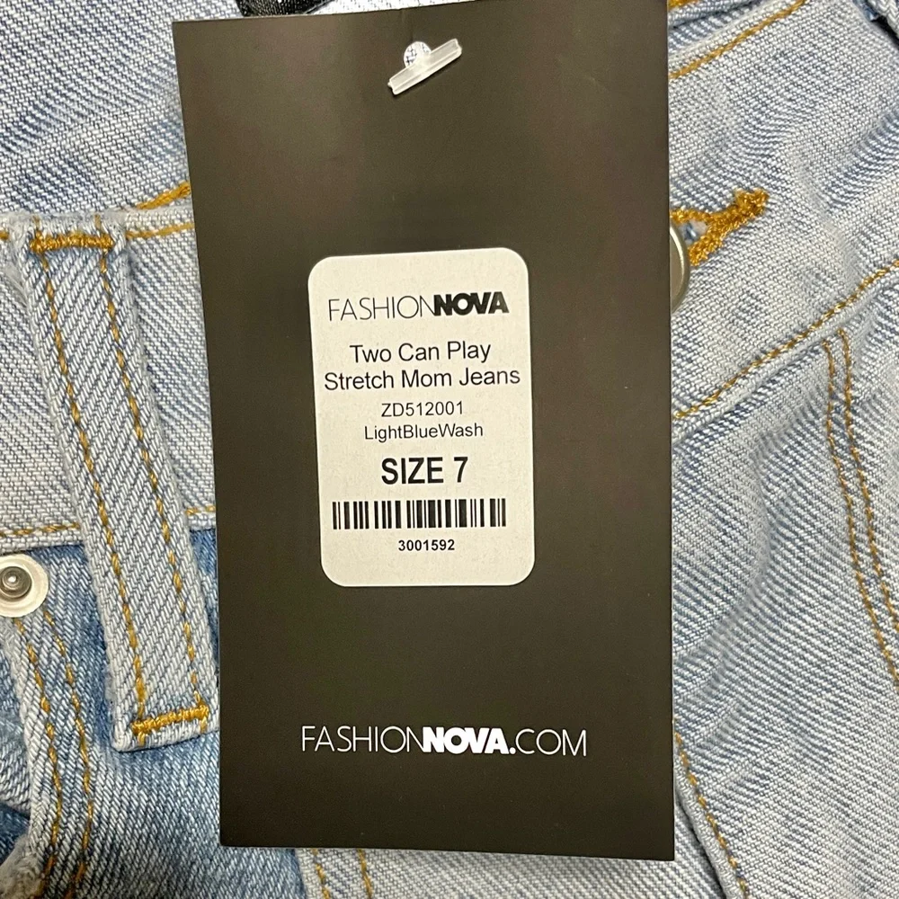 NWT - Fashion Nova - Women’s Two Toned Mom Jeans * - Picture 8 of 11